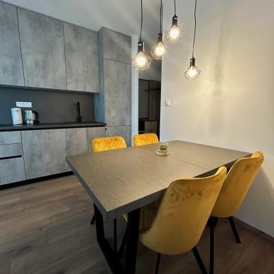 City Escape Stylish Cozy Apt 10