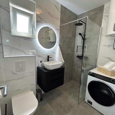 City Escape Stylish Cozy Apt 12