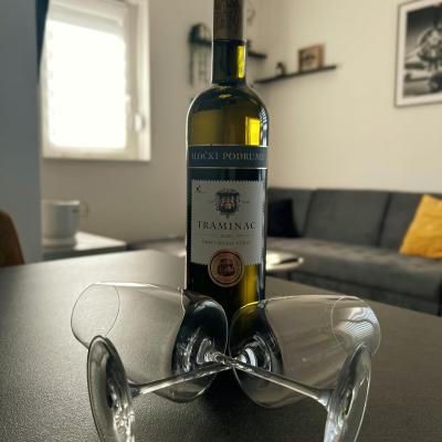 City Escape Stylish Cozy Apt 8